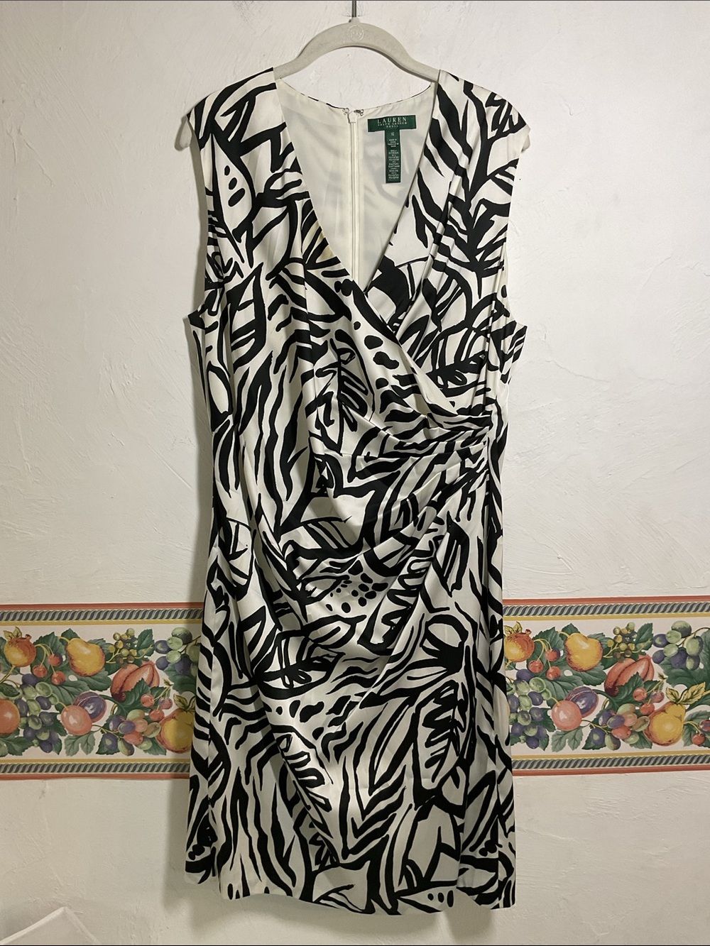 Lauren Ralph Lauren Black White Abstract Palm Leaf Ruched V Neck Dress Sz 16